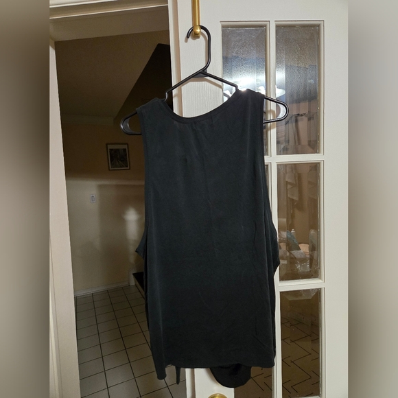 ✨️Twist-Front Tank Top✨️ - Picture 2 of 4